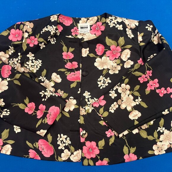 Evening or DayJacket, Elegant Floral with light shoulder pads, and Button Front - Picture 1 of 2